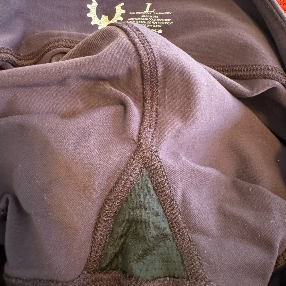 Exercise Shorts - Large - Picture 3 of 4